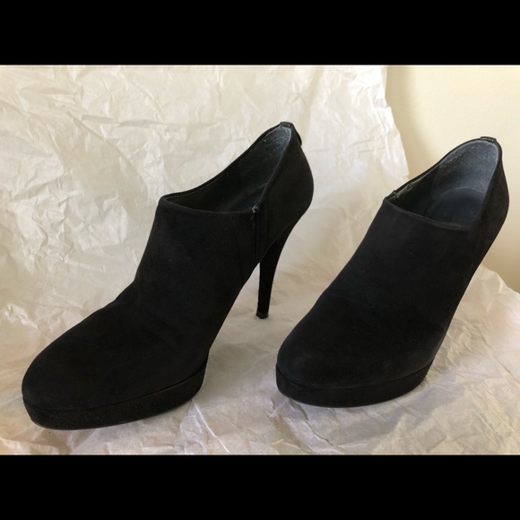 9M Stuart Weitzman Logocoverup Black Suede Booties - Picture 1 of 16